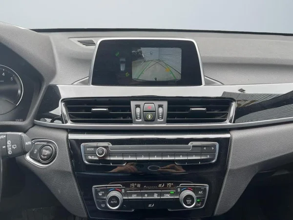 BMW X1 (F48) (2018) — foto 9 van 27