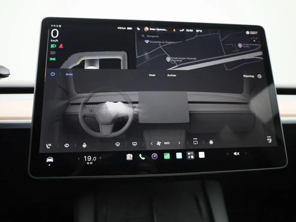 Tesla Model Y (2022) — foto 8 van 42