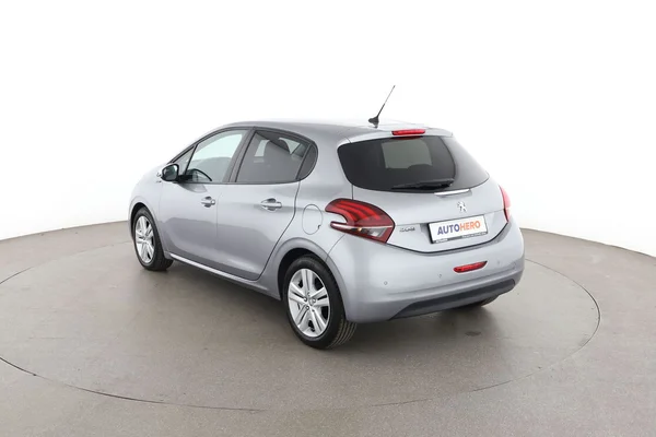 Peugeot 208 (2019) — foto 10 van 16