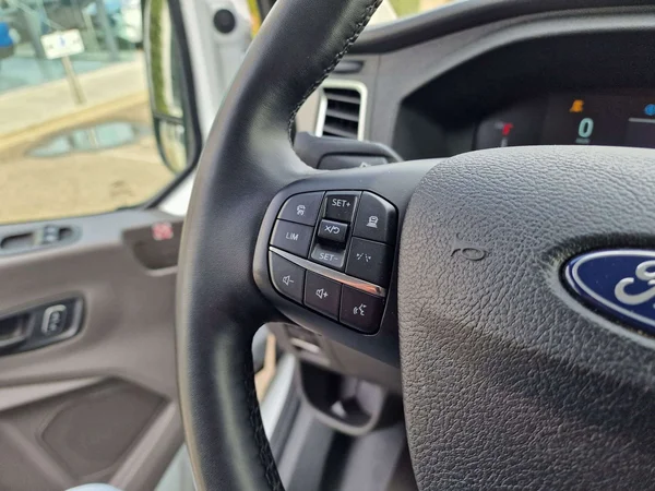Ford Transit (2025) — foto 2 van 13