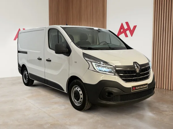 Renault Trafic (2021) — foto 12 van 25