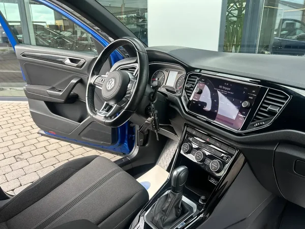 Volkswagen T-Roc (2020) — foto 2 van 24