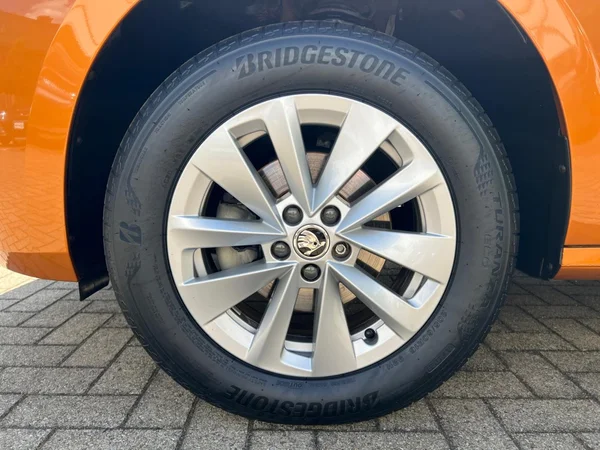 SKODA Kamiq (2024) — foto 5 van 24