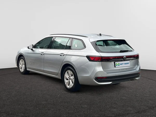 VOLKSWAGEN Passat SW (2024) — foto 19 van 23
