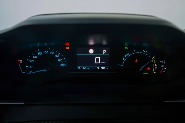 Peugeot E-208 (2021) — foto 4 van 51