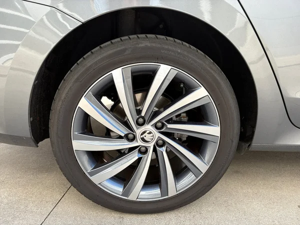 SKODA Octavia Combi (2024) — foto 18 van 22