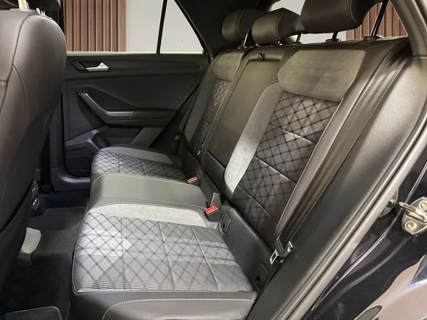 Volkswagen T-Roc (2023) — foto 19 van 30