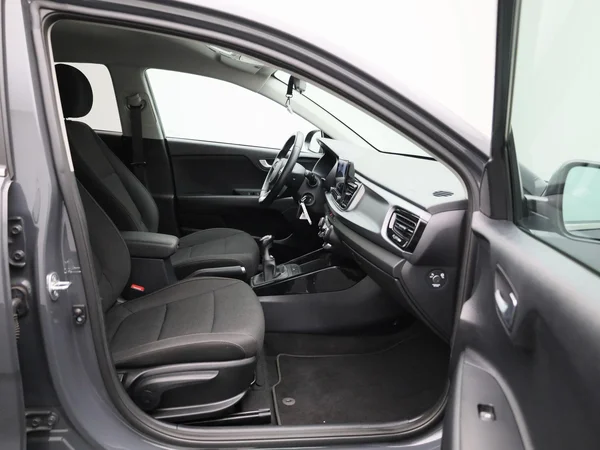 Kia Rio (2023) — foto 24 van 38