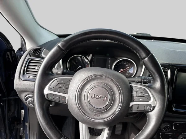 Jeep Compass (2021) — foto 2 van 20
