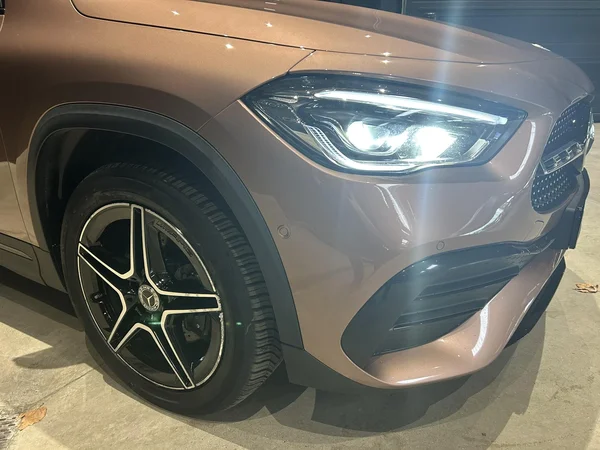 Mercedes-Benz GLA (2023) — foto 13 van 18
