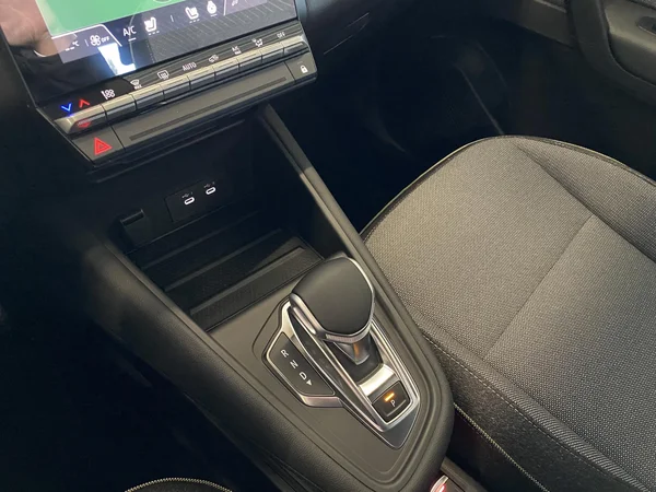 Renault Captur (2025) — foto 2 van 22