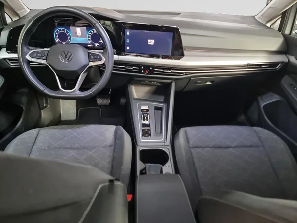 VOLKSWAGEN Golf VIII SW (2024) — foto 3 van 23