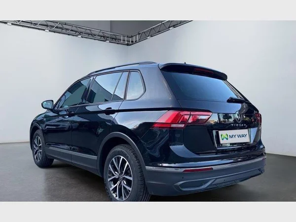 VOLKSWAGEN Tiguan (2022) — foto 22 van 28