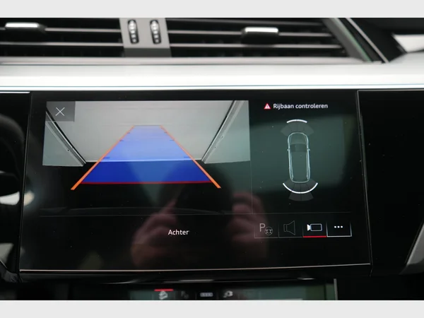 AUDI Q8 e-tron (2025) — foto 30 van 34
