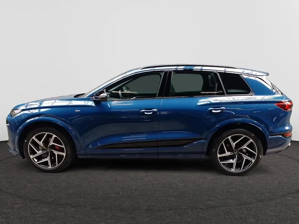 AUDI Q6 e-tron (2025) — foto 12 van 24
