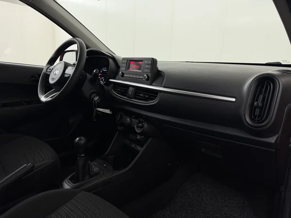 KIA Picanto (2021) — foto 3 van 23
