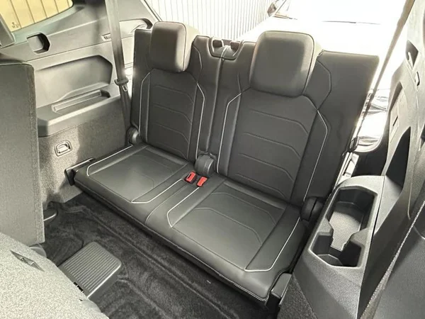 VOLKSWAGEN Tiguan Allspace (2023) — foto 6 van 42