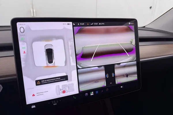 Tesla Model Y (2023) — foto 6 van 33