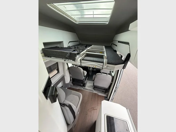 VOLKSWAGEN Grand California (2021) — foto 7 van 19