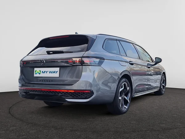 VOLKSWAGEN Passat Variant (2025) — foto 10 van 21