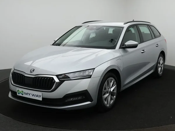 Škoda Octavia (2023) — foto 1 van 22