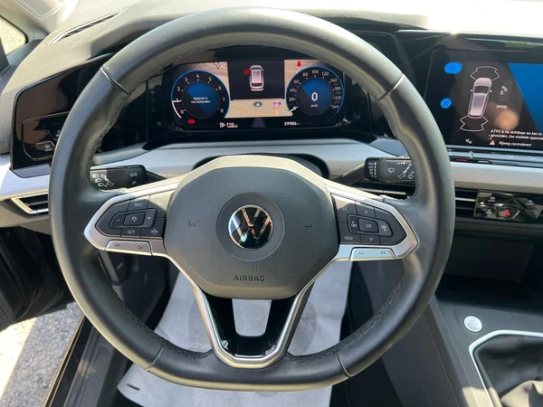 VOLKSWAGEN Golf VIII SW (2022) — foto 5 van 24