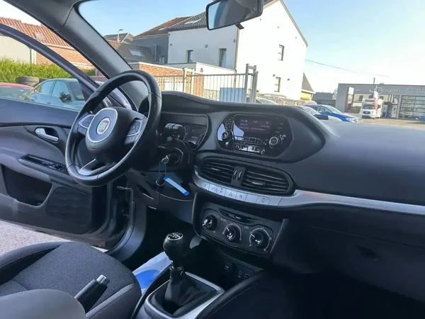 Fiat Tipo (2019) — foto 3 van 21
