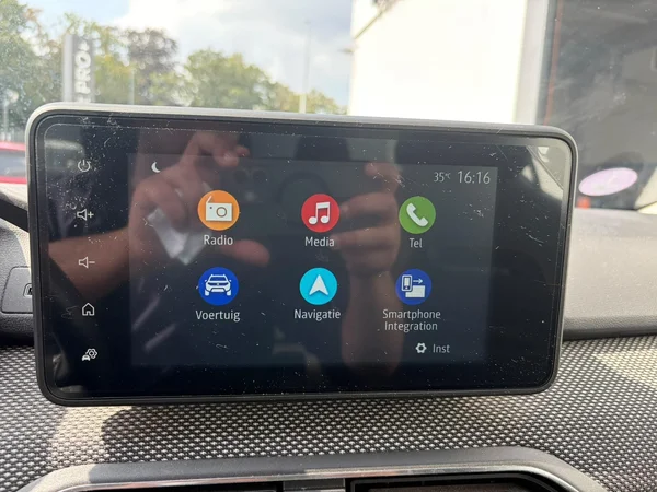 Dacia Sandero Stepway (2021) — foto 6 van 20