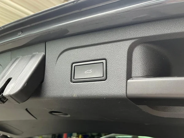 VOLKSWAGEN Touran (2025) — foto 20 van 22