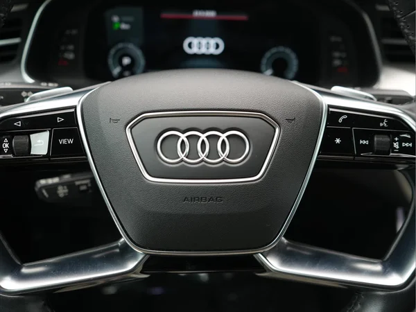 AUDI A6 PHEV (2021) — foto 14 van 31