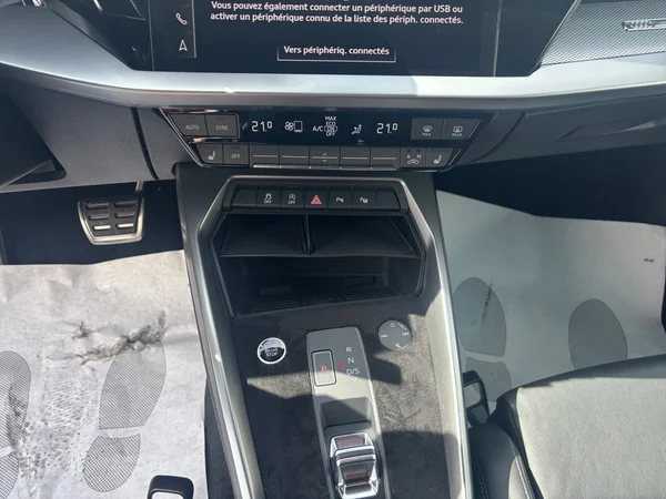AUDI A3 Sedan (2024) — foto 3 van 18