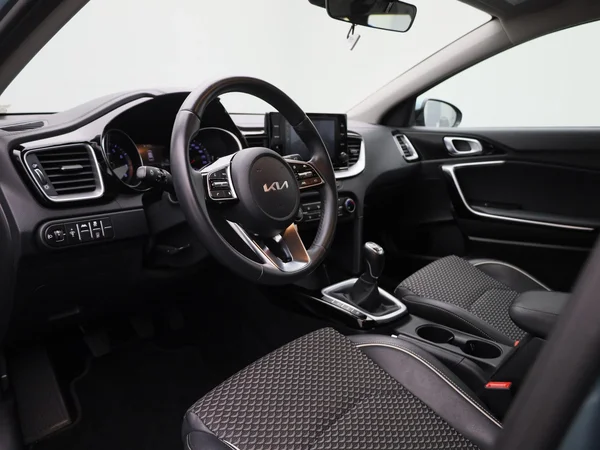 Kia cee'd (2024) — foto 21 van 37