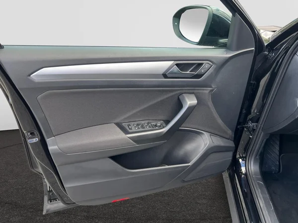 VOLKSWAGEN T-Roc (2022) — foto 24 van 24