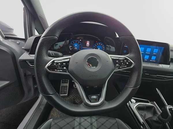 VOLKSWAGEN Golf VIII SW (2022) — foto 4 van 24