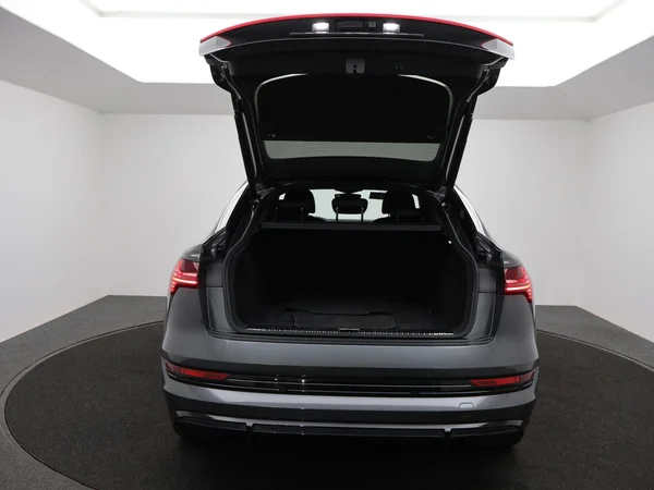 AUDI e-tron Sportback (2022) — foto 7 van 27