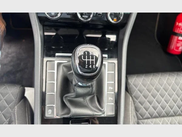 Skoda Superb (2018) — foto 16 van 27