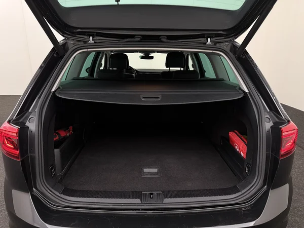 VOLKSWAGEN Passat Variant (2022) — foto 8 van 32