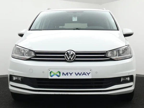VOLKSWAGEN Touran (2022) — foto 24 van 29