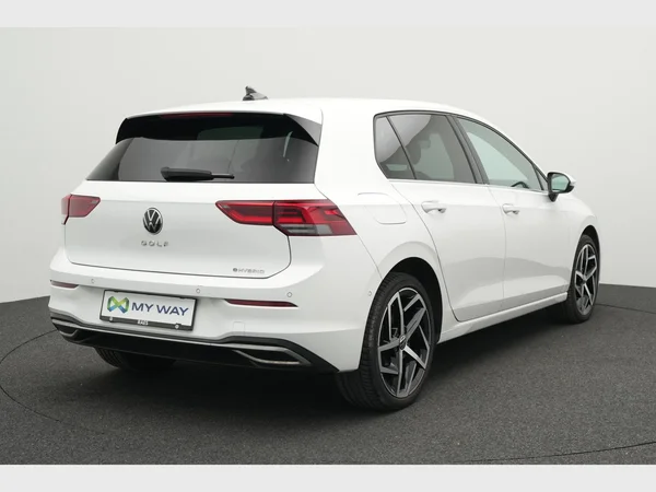 VOLKSWAGEN Golf VIII eHybrid (PHEV) (2020) — foto 12 van 31