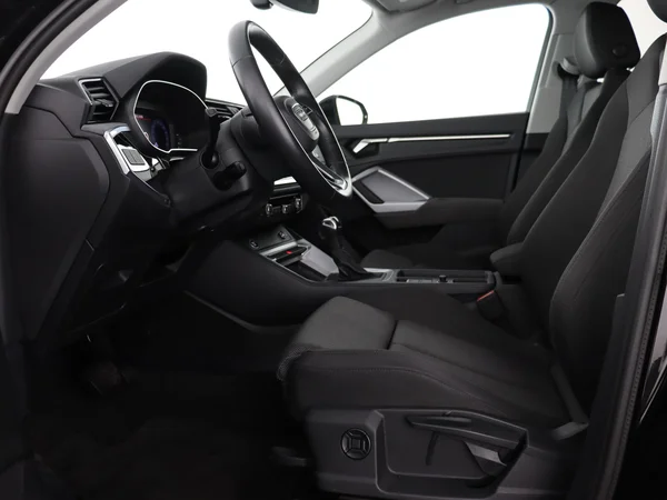 AUDI Q3 (2023) — foto 2 van 32
