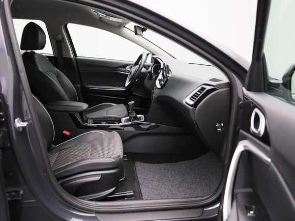 Kia cee'd (2023) — foto 29 van 39