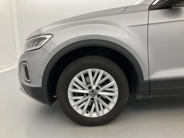 VOLKSWAGEN T-Roc (2022) — foto 25 van 35