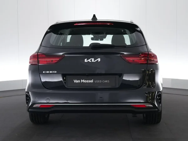 Kia cee'd (2024) — foto 17 van 21