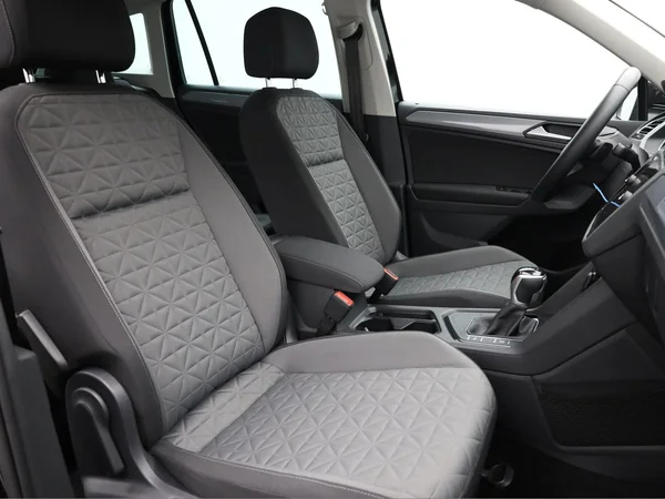 VOLKSWAGEN Tiguan (2021) — foto 17 van 22
