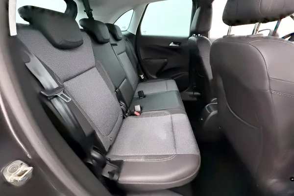 Opel Crossland (2023) — foto 8 van 29