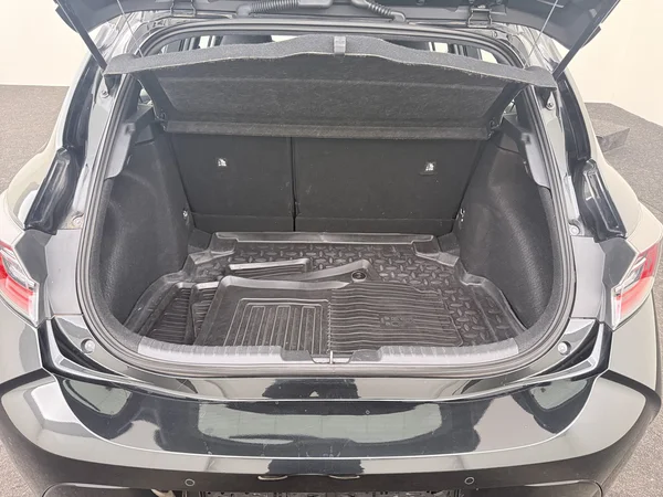 TOYOTA Corolla (2023) — foto 19 van 26