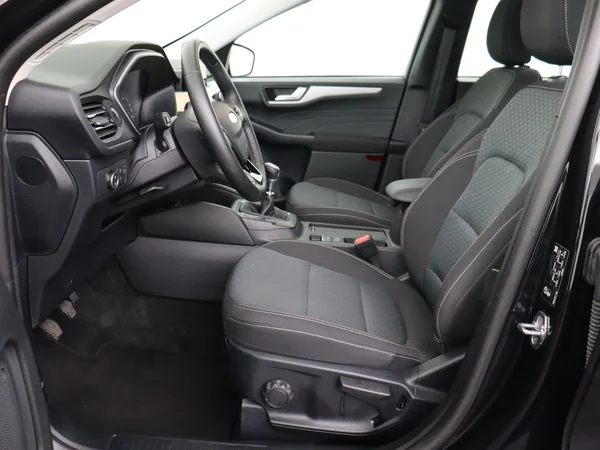 FORD Kuga (2024) — foto 2 van 27