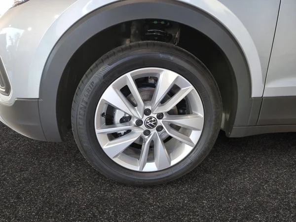 VOLKSWAGEN T-Cross (2025) — foto 11 van 16