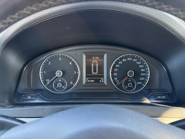 VOLKSWAGEN Transporter T5 Caravelle Swb (2011) — foto 21 van 21