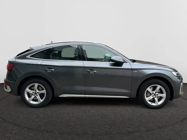 AUDI Q5 Sportback (2022) — foto 14 van 17